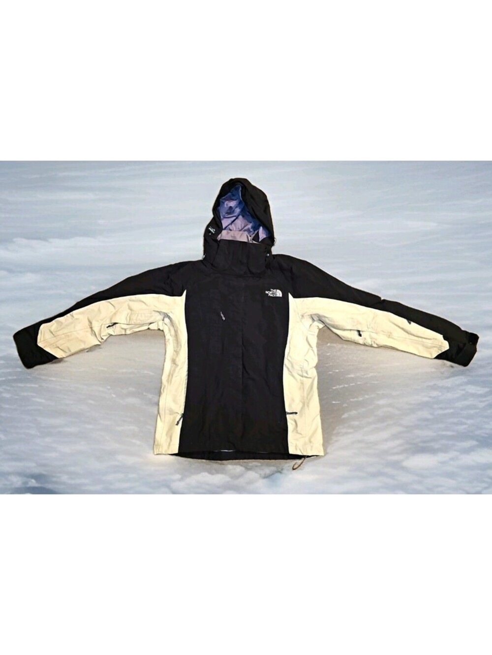 The North Face Women's HyVent Ski/Snowboard Jacket Size Small